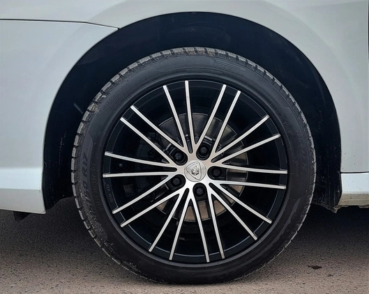 Renault Laguna cena 28900 przebieg: 139000, rok produkcji 2010 z Nowy Wiśnicz małe 704